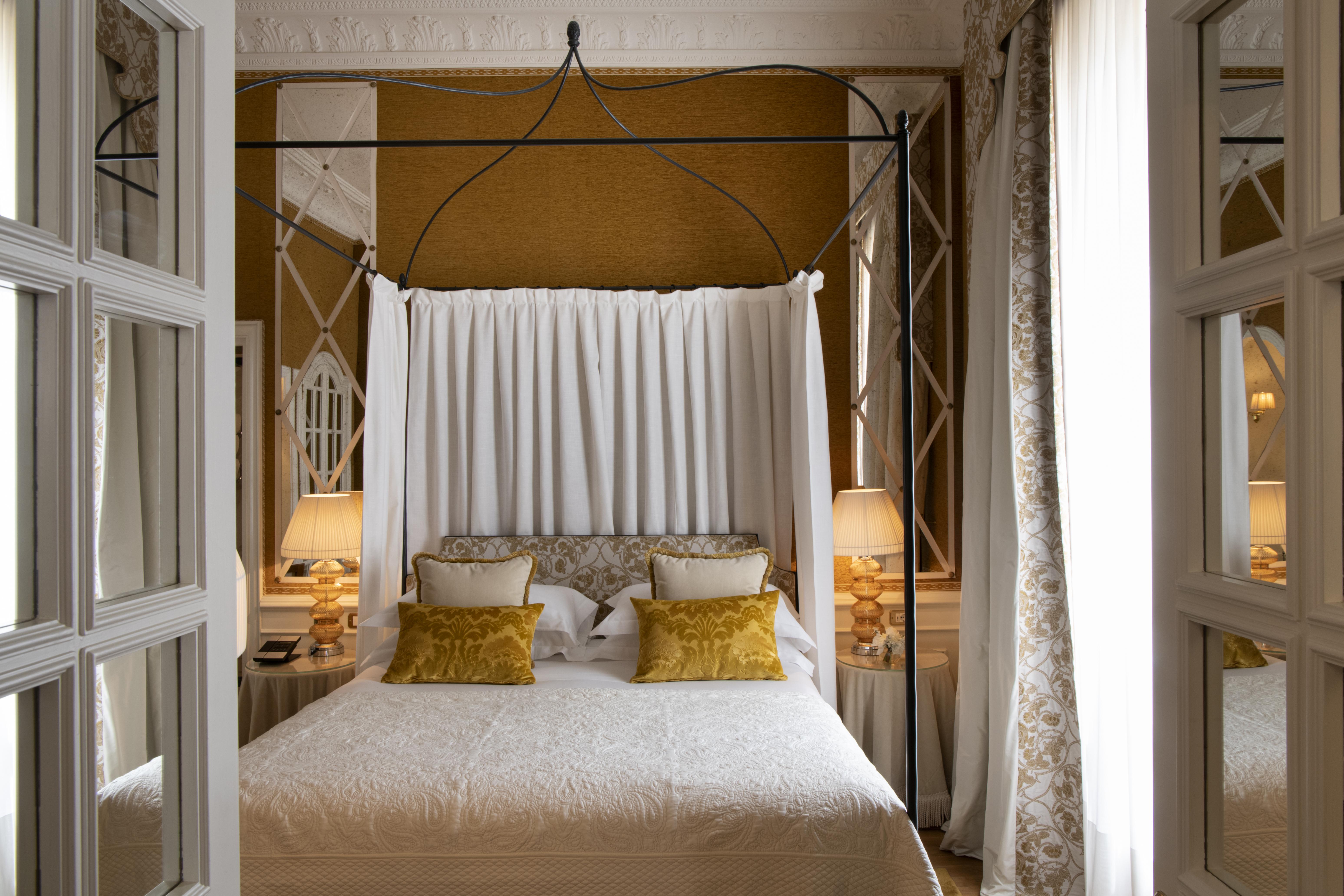 헬베티아&브리스톨 피렌체 - 스타호텔 꼴레지오네 외부 사진 A bedroom at the Hotel de Matignon