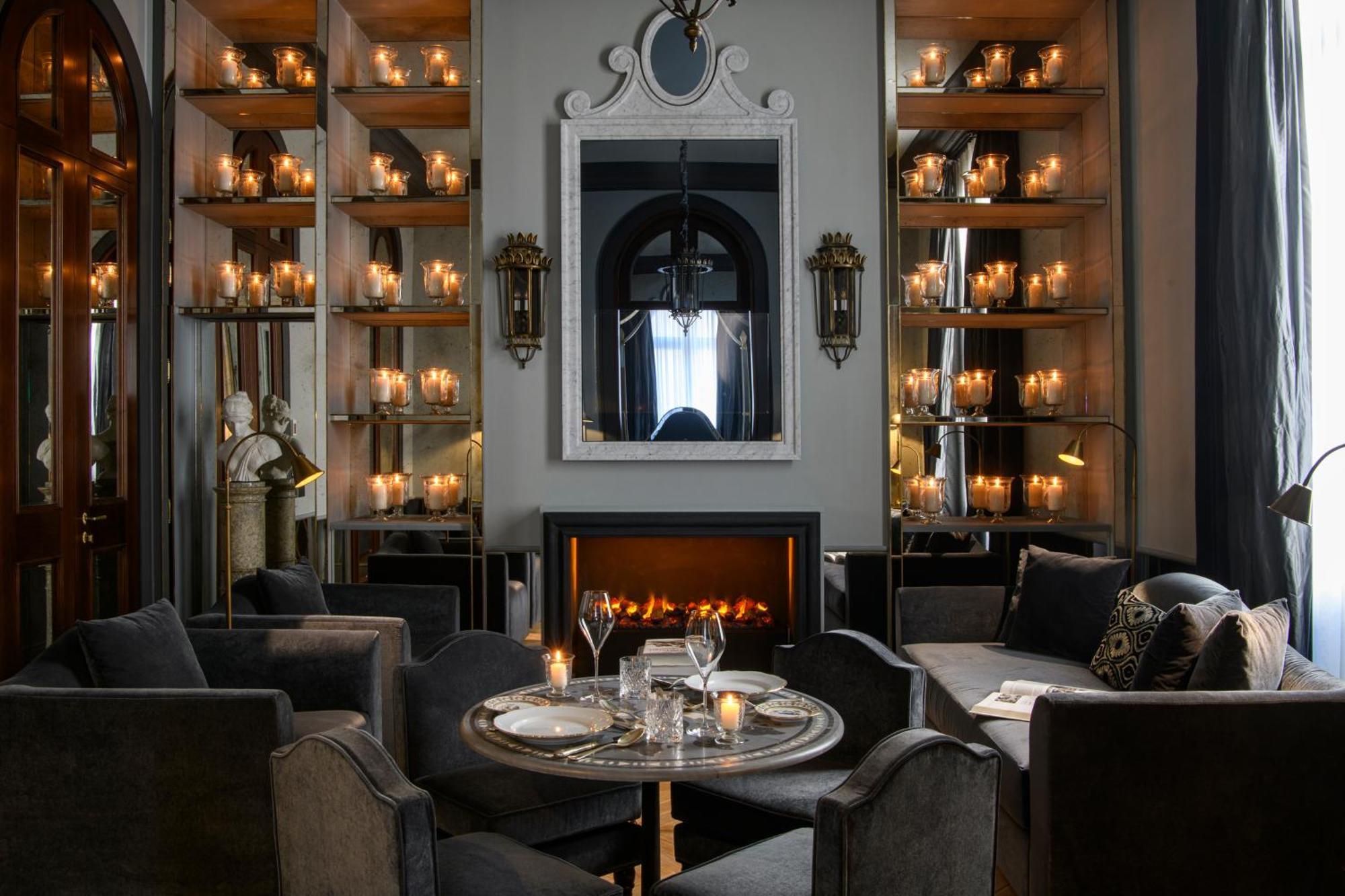 헬베티아&브리스톨 피렌체 - 스타호텔 꼴레지오네 외부 사진 The fireplace at the restaurant